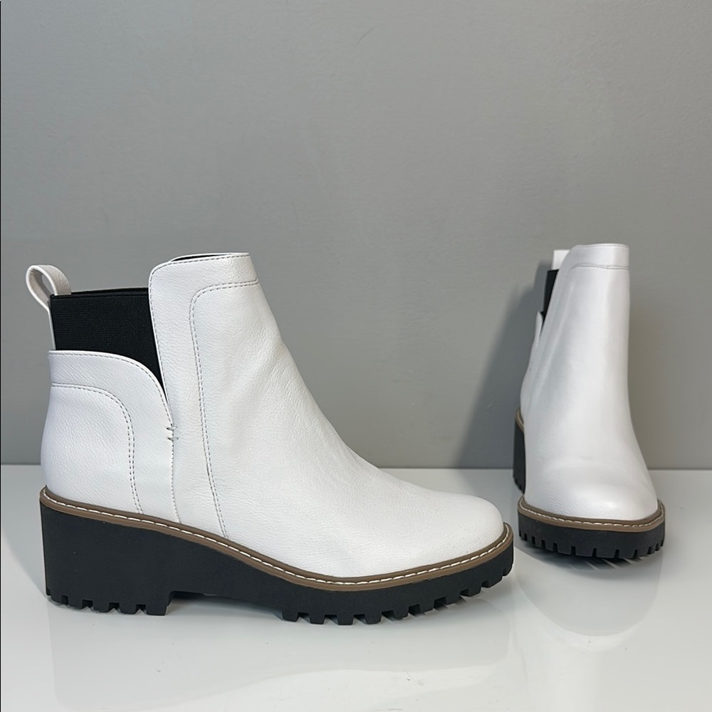 DV By Dolce Vita White Faux‎ Leather Rielle Pull-On Platform Boots Size 8.5